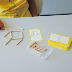 Holz-Stäbchen-Spiel im Etui