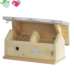 Hummel-Haus, aus Holz, aufklappbar