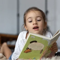 Pädagogisches Kinderbuch "Lou, Lisa und die Schmetterlinge – Eine aufregende Verwandlung", 56 Seiten