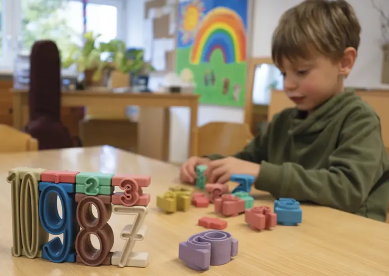 Stapel-Zahlen "Zahl-auf-Zahl", 34-tlg., "Montessori-Farben" "Montessori Premium"